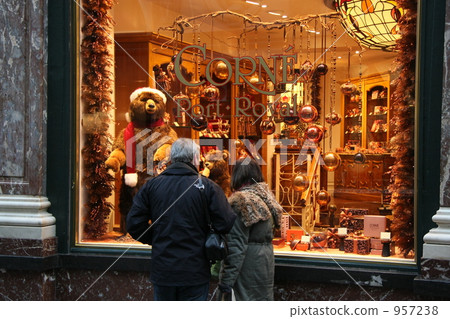 Christmas 2 shortly 957238