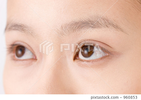 一位年輕女士的眼睛 一位年輕女士的眼睛 960853