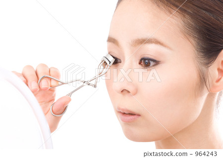 使用bureaus的婦女 使用bureaus的婦女 964243