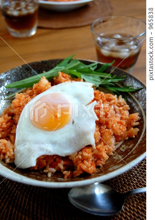 nasi goreng, wooden table, barley tea 965838