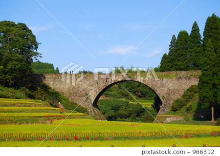 Tunbun Bridge in early fall Tunbun Bridge in early fall 966312