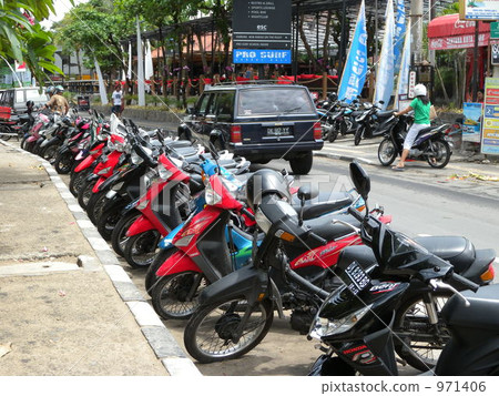 對齊的自行車 對齊的自行車 971406