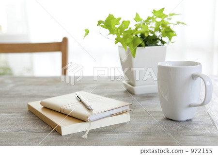 Dining table 972155
