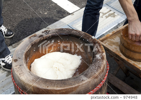 pounding mochi  974948