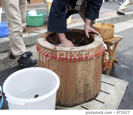 pounding mochi pounding mochi 975027