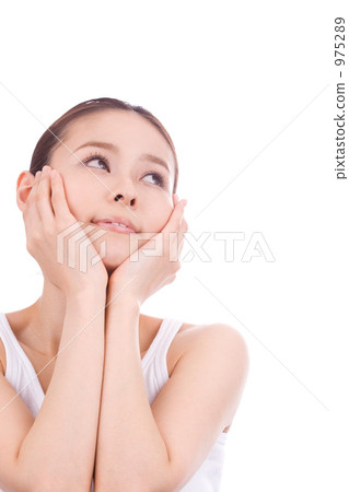 Beauty image of women in their twenties 975289