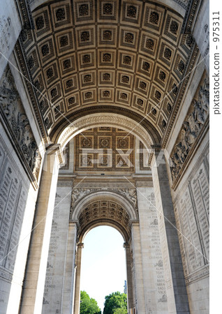 Arrived gate looking up 975311