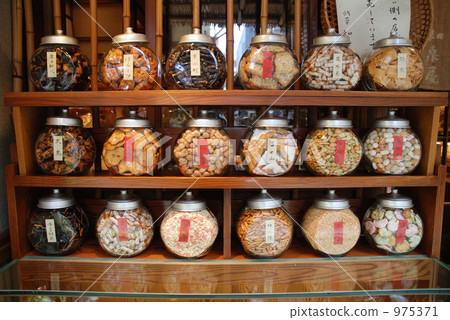 Rice cracker which was displayed 975371