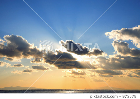 Sky and clouds near dusk 2 975379