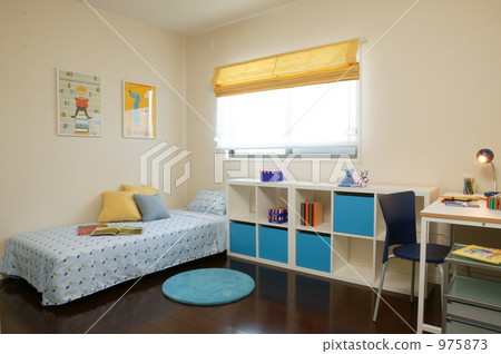 孩子的房間 桌子 床 975873