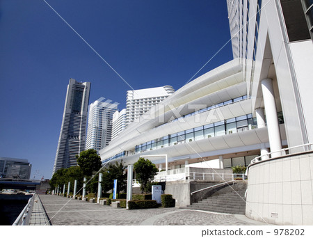 minato mirai 21 district, yokohama, blue sky 978202