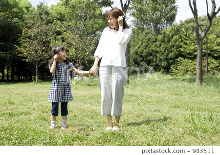 girl, lass, little girl 983511