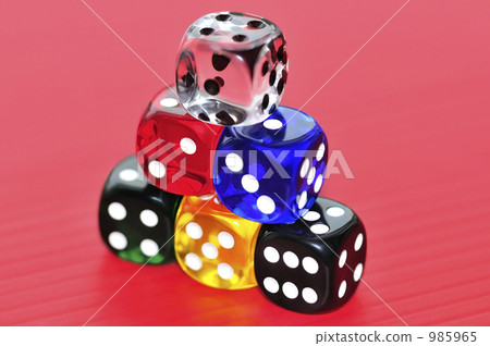 dice, spots on a dice, pyramid 985965