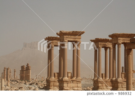 Four-sided Gate @ Palmyra 986932