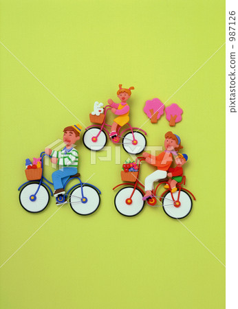 Cycling family Cycling family 987126