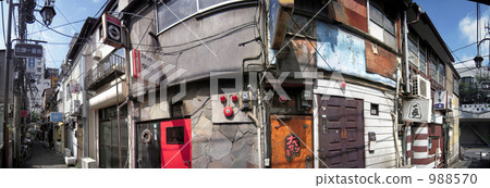 Shinjuku Golden Street 988570