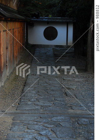 Cobblestone road in Kyoto Cobblestone road in Kyoto 988812