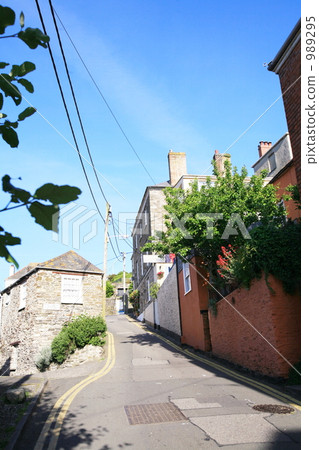 hill road, sloping road, english countryside 989295