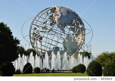 Huge globe 989969