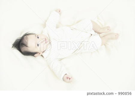 Newborn whole body 990856