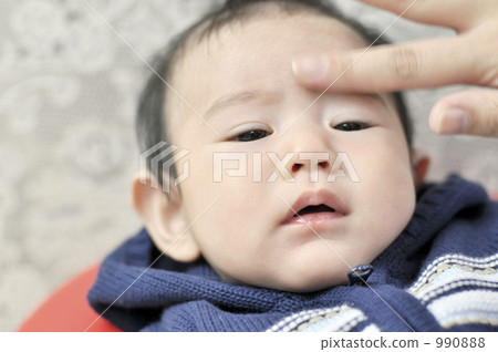 Baby is hot Baby is hot 990888
