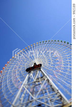 Ferris wheel 992189