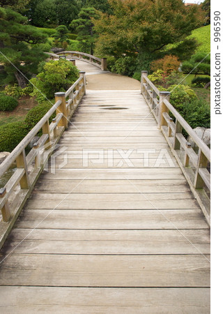 惠比壽公園日本花園中的海老名橋 996590