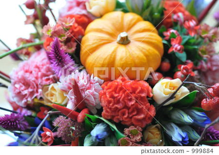 Yellow Pumpkin flower arrangement 999884