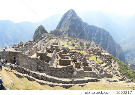 An overview of Machu Picchu 1003217