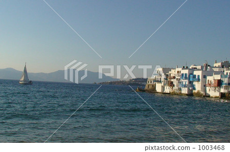 Mykonos Town and Yacht 1003468