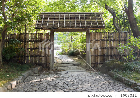 Bamboo Gates Following The Japanese Garden Stock Photo 1005021 Pixta - Japanese Garden Entry Gates Bamboo Gates Following The Japanese Garden Stock Photo 1005021 Pixta - Japanese Garden Entry Gates