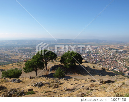 "Zeus altar" of "Bergama (Pergamon) ruins" (Turkey) "Zeus altar" of "Bergama (Pergamon) ruins" (Turkey) 1007458