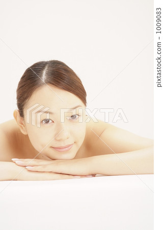 female, lady, woman 1009083