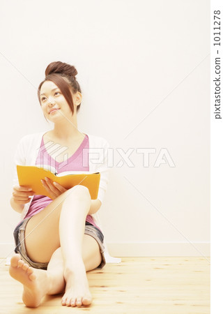 reading, female, females 1011278