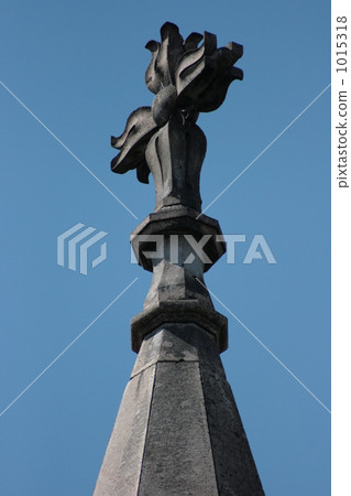 Catholic church cross 1015318