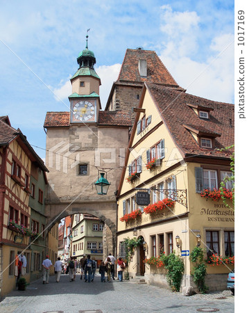 Rothenburg Markt tower and old houses 1017169