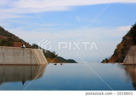 soil erosion barrier, water surface, blue 1018601