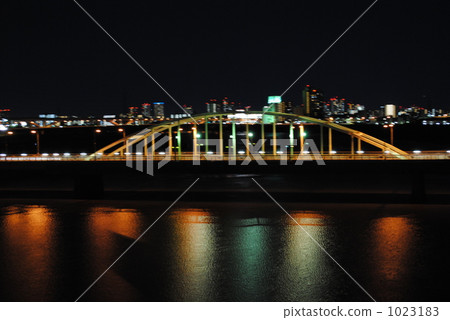 Night view of Fan Bridge 1023183