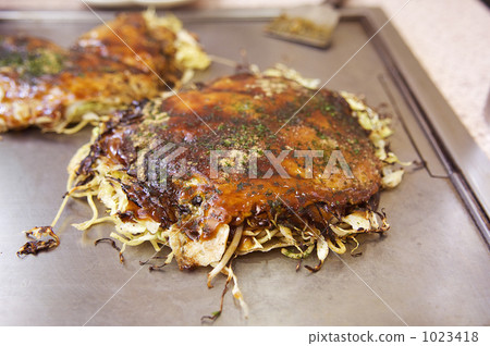 Hiroshima style okonomiyaki Hiroshima style okonomiyaki 1023418