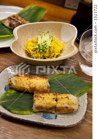 kiritanpo和菊花花開花 1023722