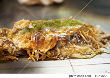 Okonomiyaki (Hiroshima style) Okonomiyaki (Hiroshima style) 1023883