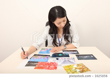 雜誌 年輕女子 年輕女性 1025856