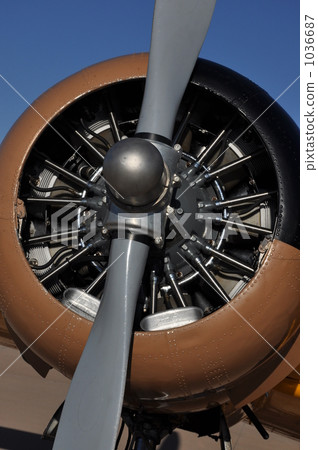 一個大引擎 1036687