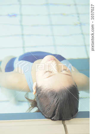 Young female, swimming, refreshing 1037027