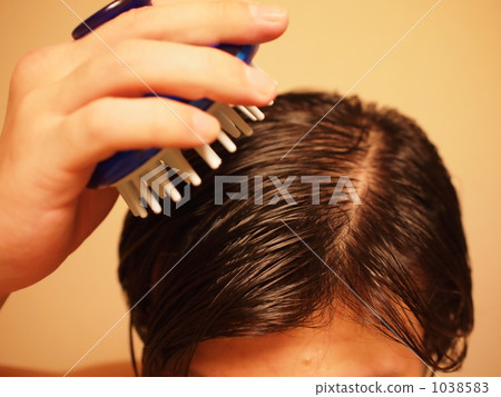scalp massage, hair-growth treatment, hair restoration 1038583