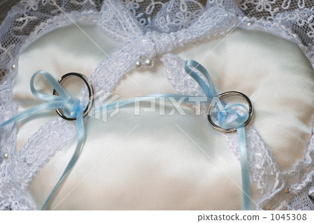 ring pillow, wedding band, wedding ring 1045308