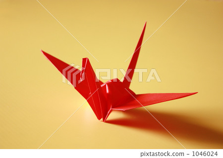 Red folding cranes 1046024