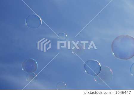 空和肥皂泡沫 1046447