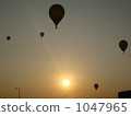 Sunset and balloon 1047965