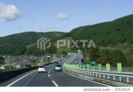 Joshinetsu Expressway 1052614